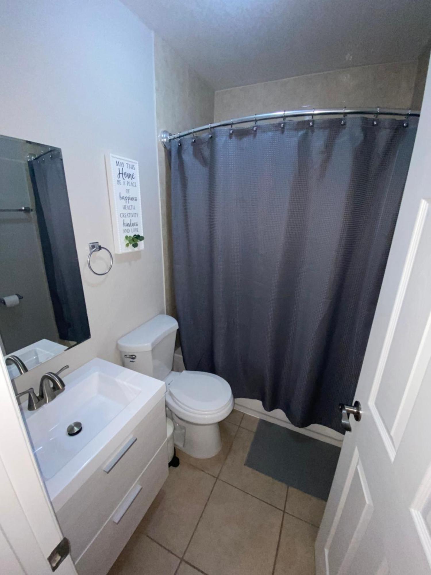 Luxurious Cozy Studio. Tampa Bagian luar foto